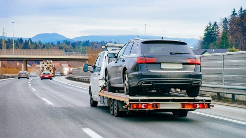 Akgül Oto Kurtarma çekici aracı ile oto kurtarma hizmeti